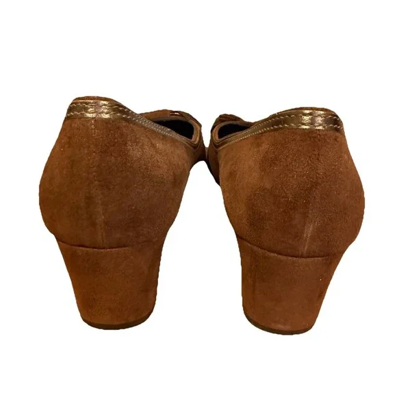 SALVATORE FERRAGAMO Pumps Heels Size 11B Brown Suede Fringe ITALY